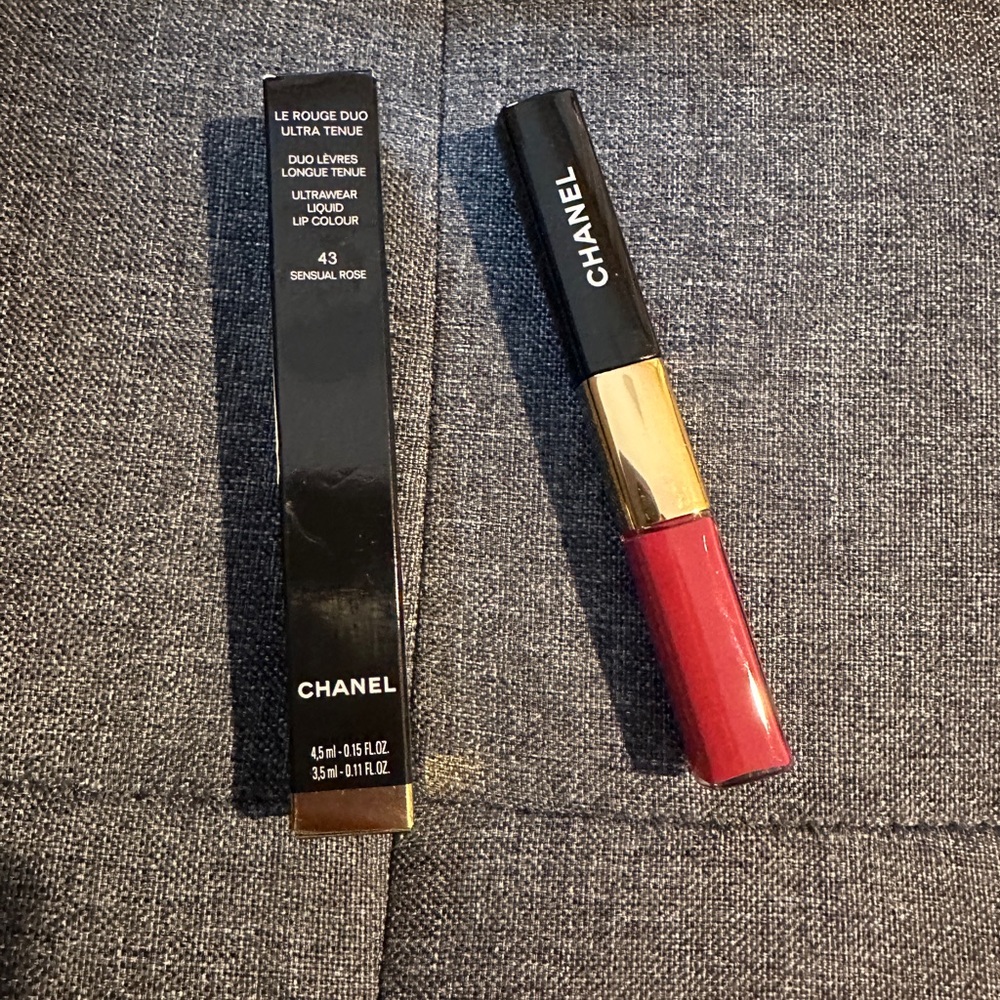 Chanel Le Rouge duo Ultra Tenue 43 Sensual rose